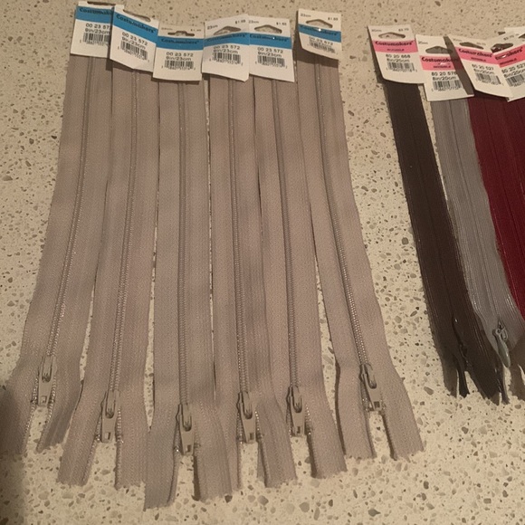 Costumakers 17 zippers, 11 invisible zippers for custom Crafts - Picture 2 of 5